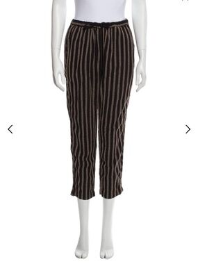 XiRENA Black and Gold Striped Cropped Pants